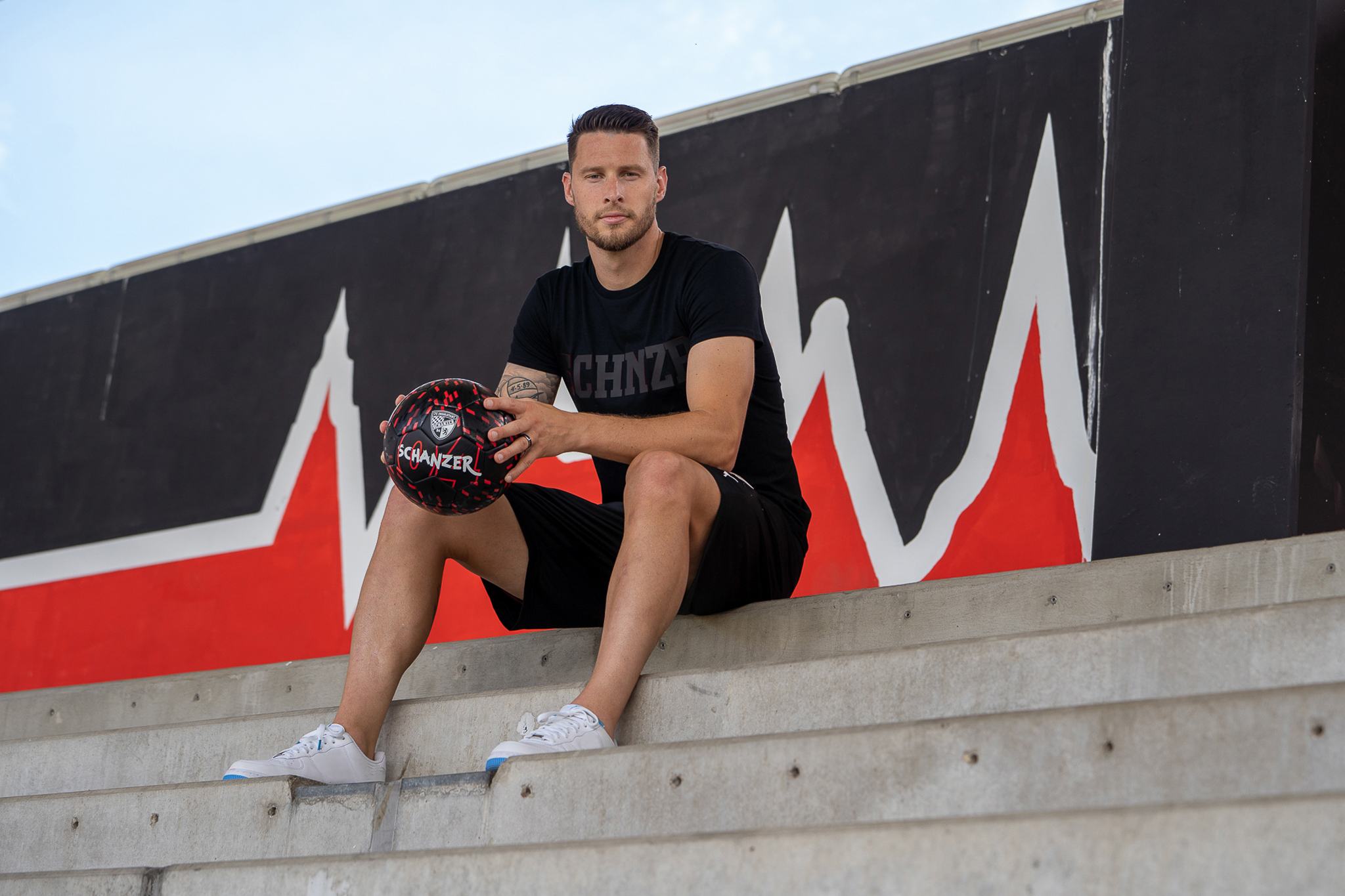 Willkommen auf der Schanz: Ryan Malone unterschreibt beim FCI – FC Ingolstadt 04